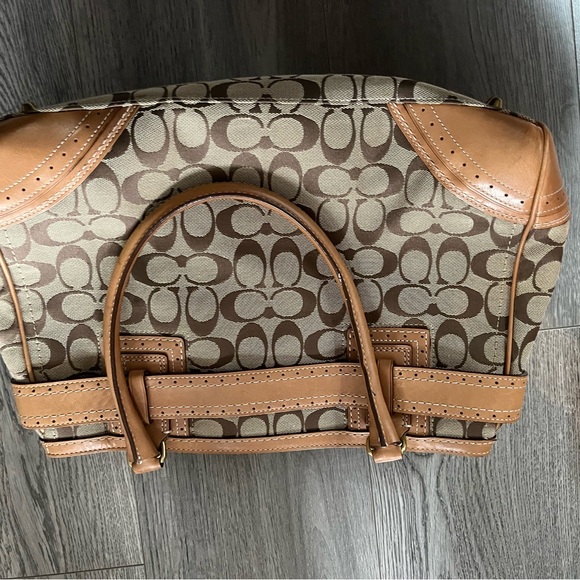 Coach Shoulder Bag - Picture 3 of 4